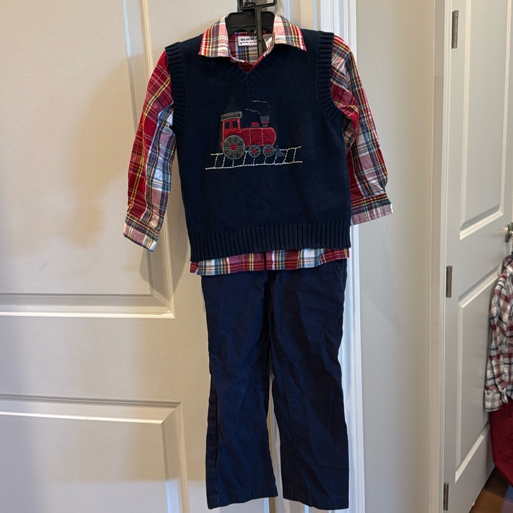 3 piece outfit. Size 3T